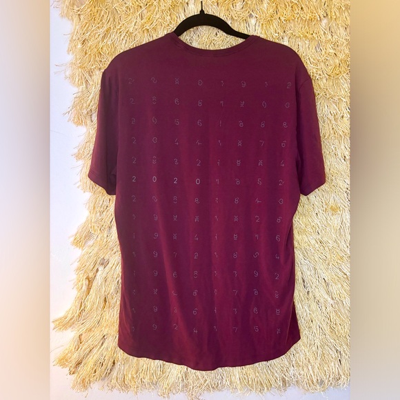 Lululemon Men’s ✨EUC✨5 Year Basic Tee *Lunar New Year 🌒Garnet Red🪩RARE 2020 - Picture 8 of 14